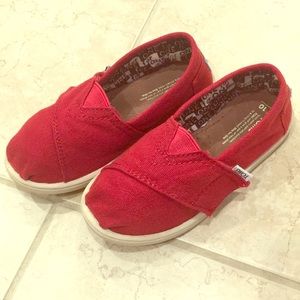 Red Toms. Toddler.